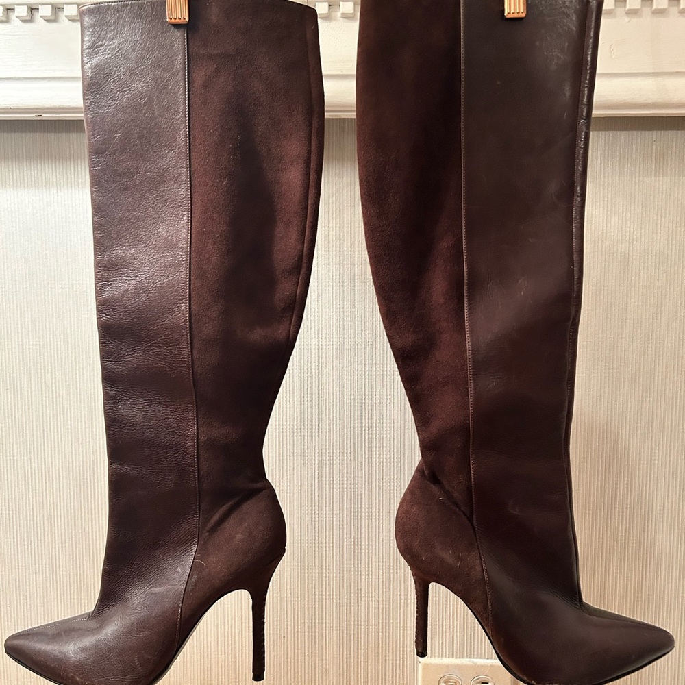 Alice + Olivia brown knee high pointy toe boots.